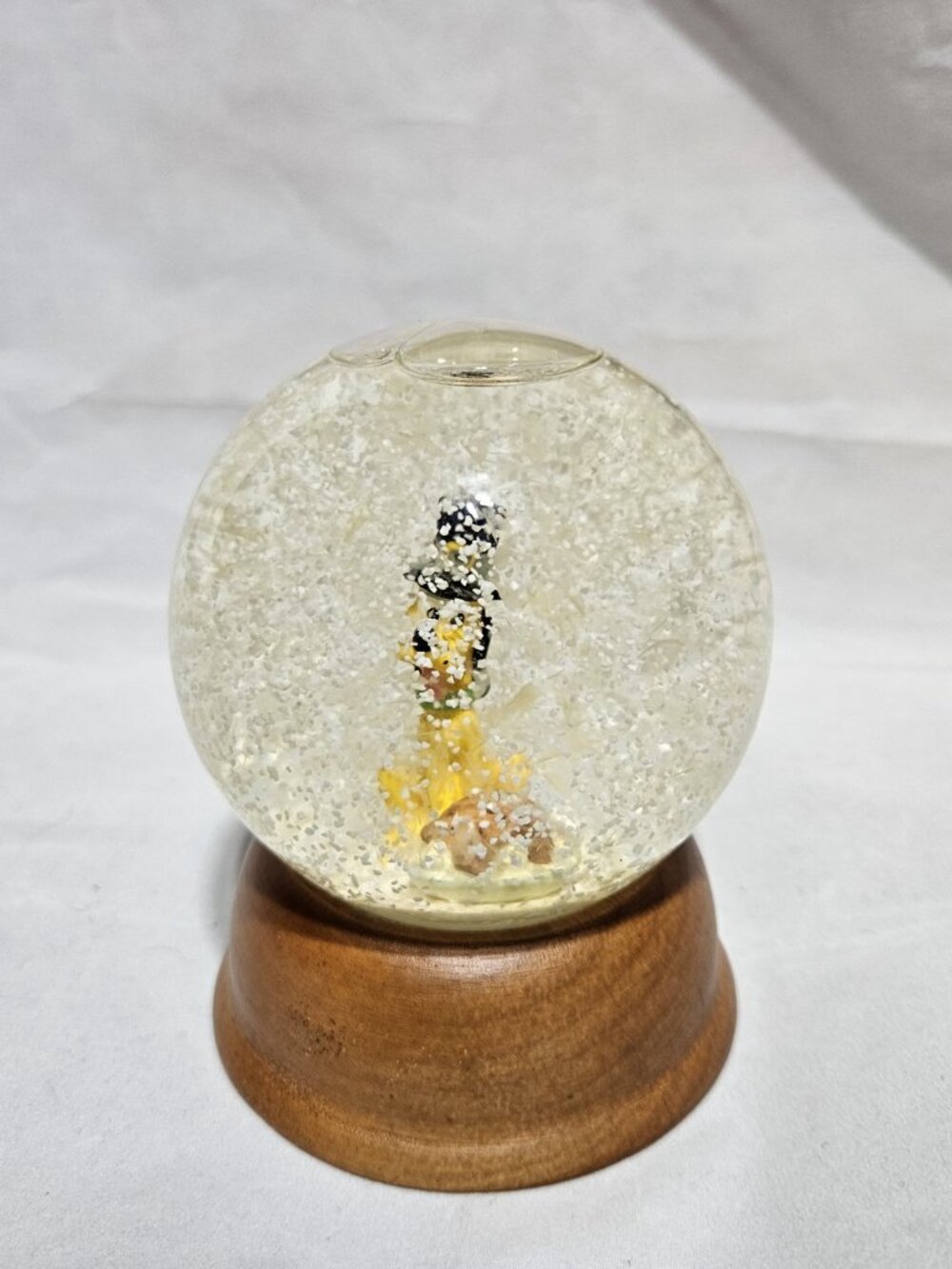 Disney NE Pluto Thanksgiving Holiday Crystal Snow Globe Vintage Limited Edition - Picture 10 of 12
